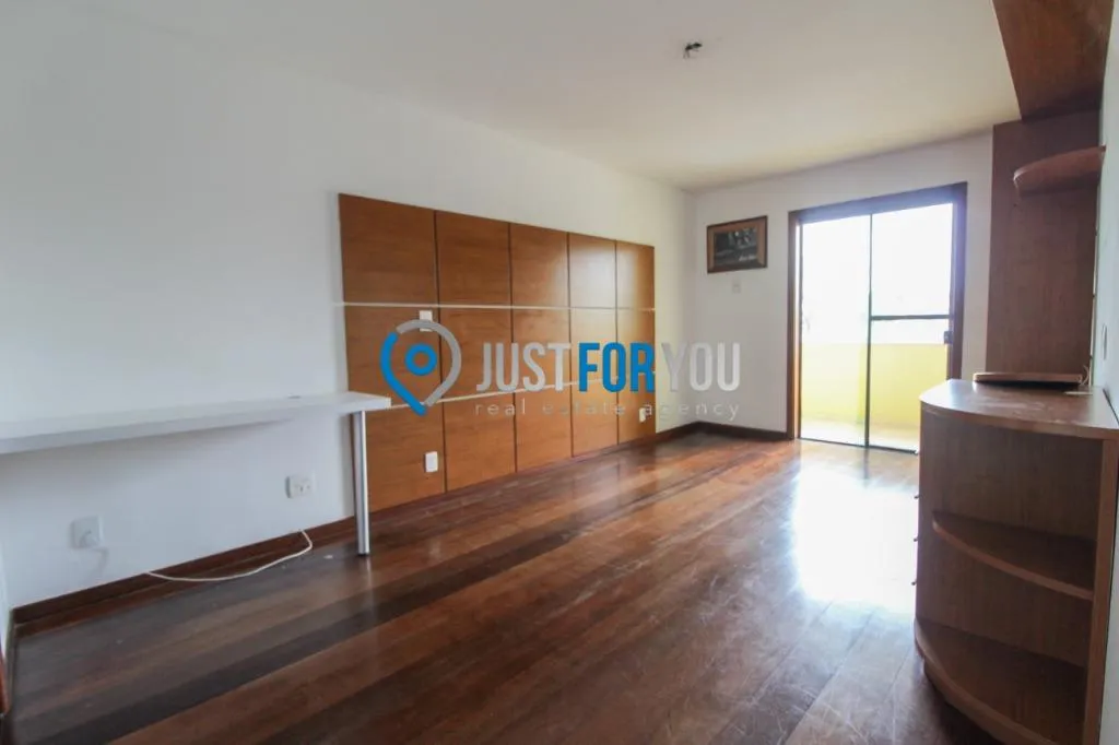 Ванна та 4 спальні: будинок 350 м² — photo 3