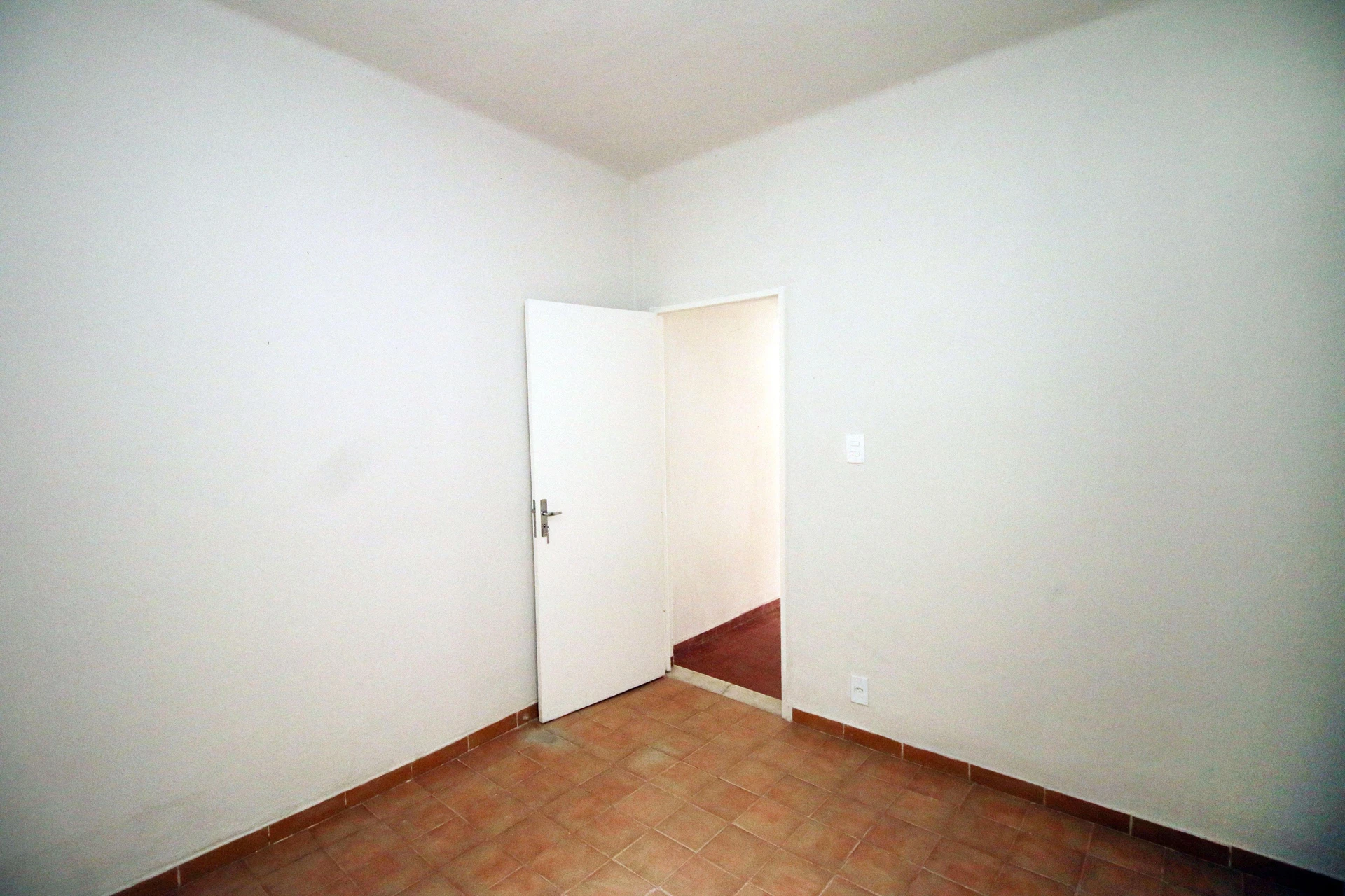 Unfurnished house with 1 bedroom and 1 bathroom — photo 18