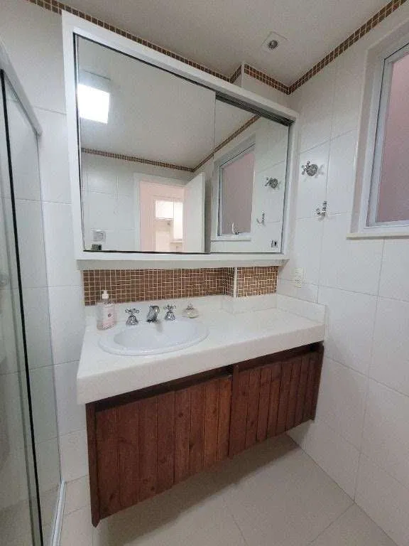 Apartamento com 2 dormitórios e 75 m², cozinha separada — photo 5