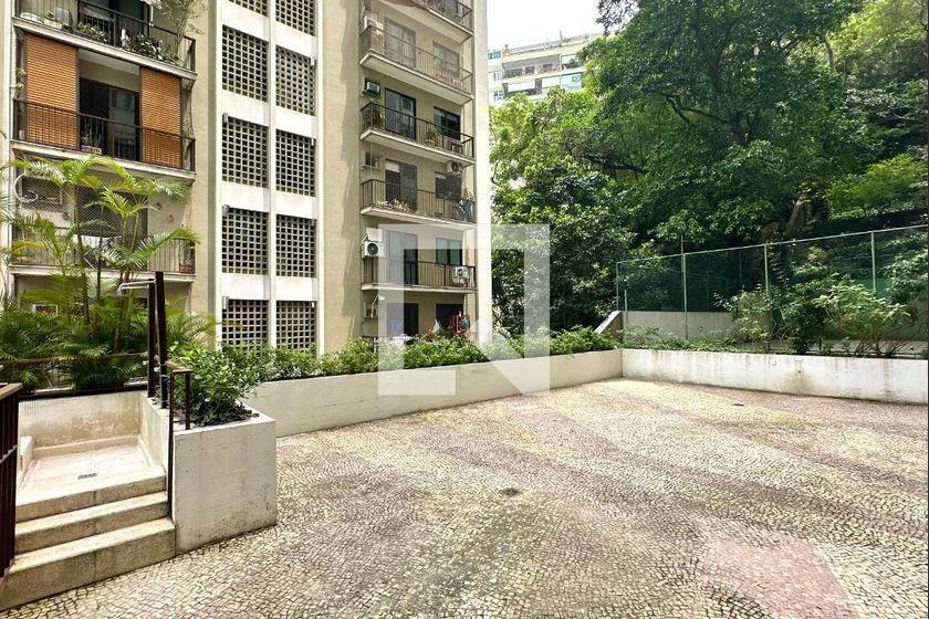 Mountain view in a one-bedroom apartment, 58 m² — photo 28