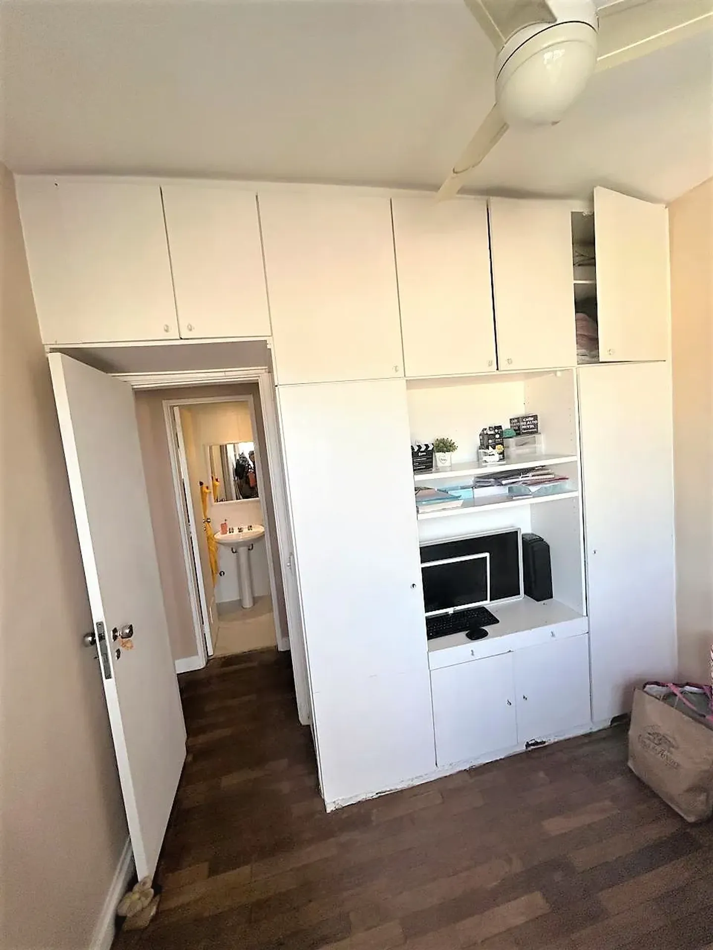 3-bedroom apartment with laundry area and 105 m² — photo 20
