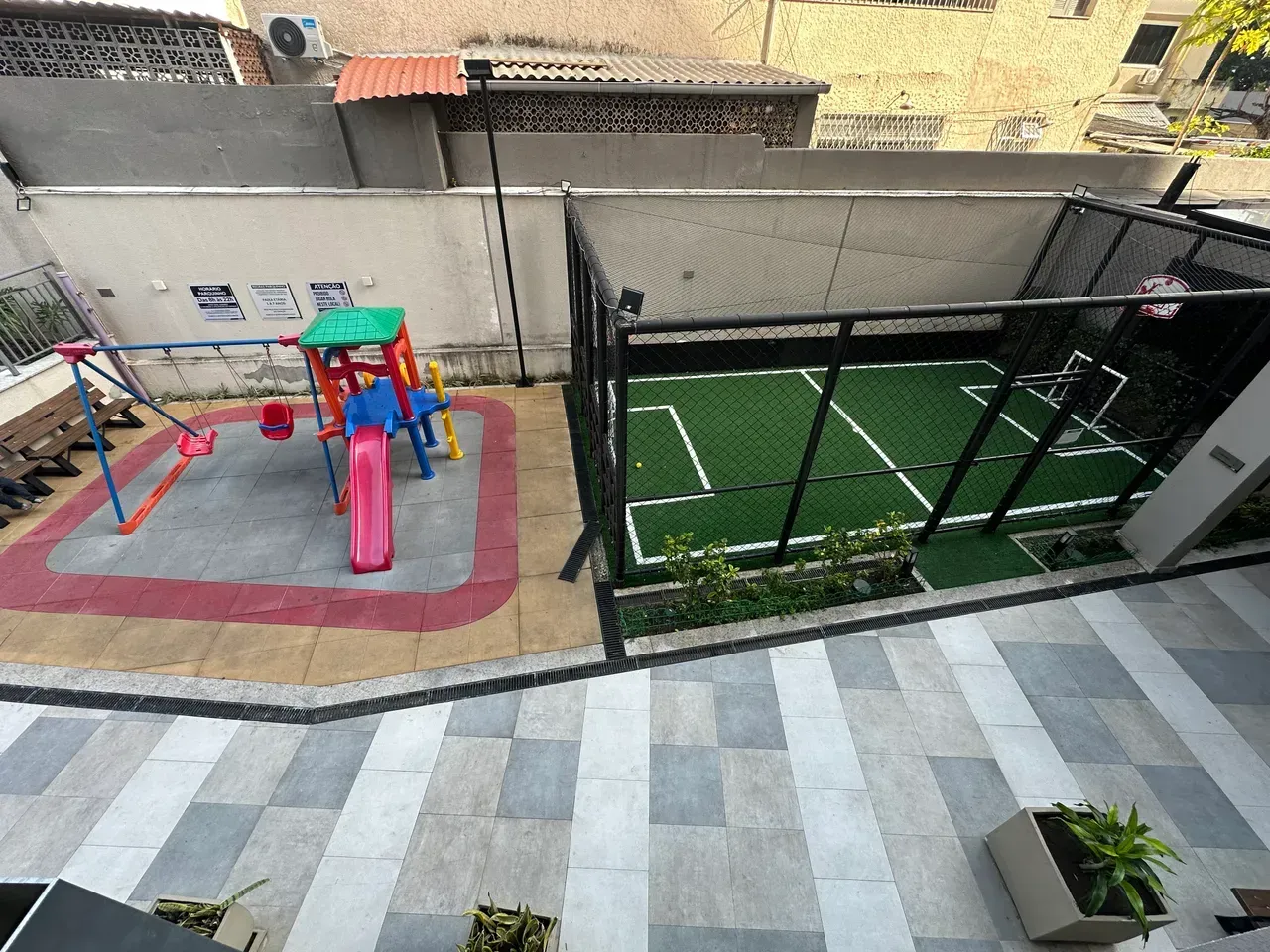 2-bedroom apartment in a building with a gym — photo 5