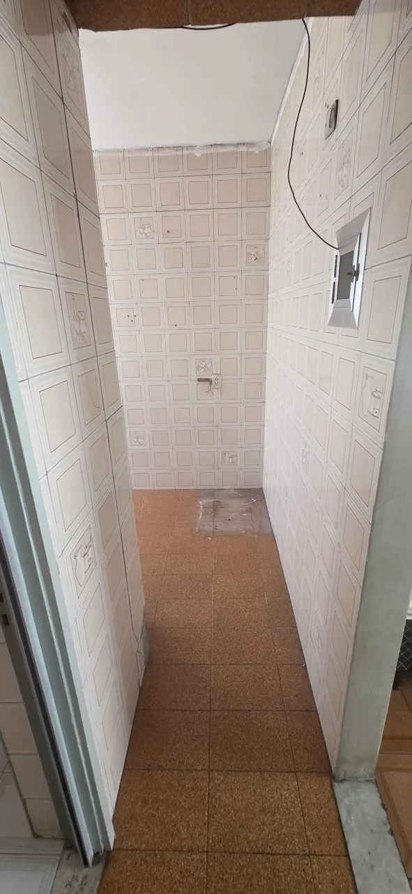 2-bedroom apartment with 1 bath and 2 parking spots — photo 2