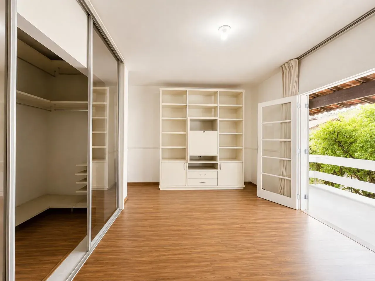 Casa para locação 647 m² com 5 quartos e 2 suítes — photo 4