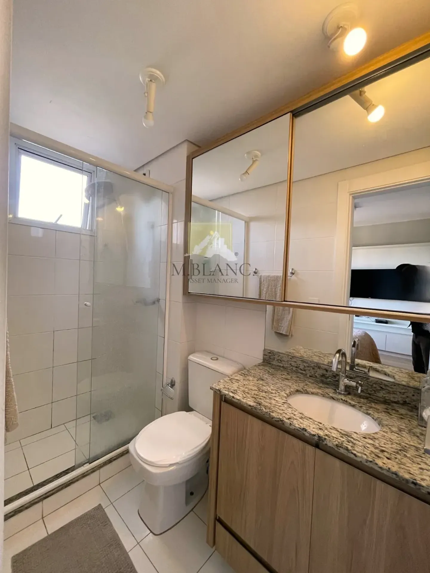 35 m² apartment with a home office and a washing machine — photo 5