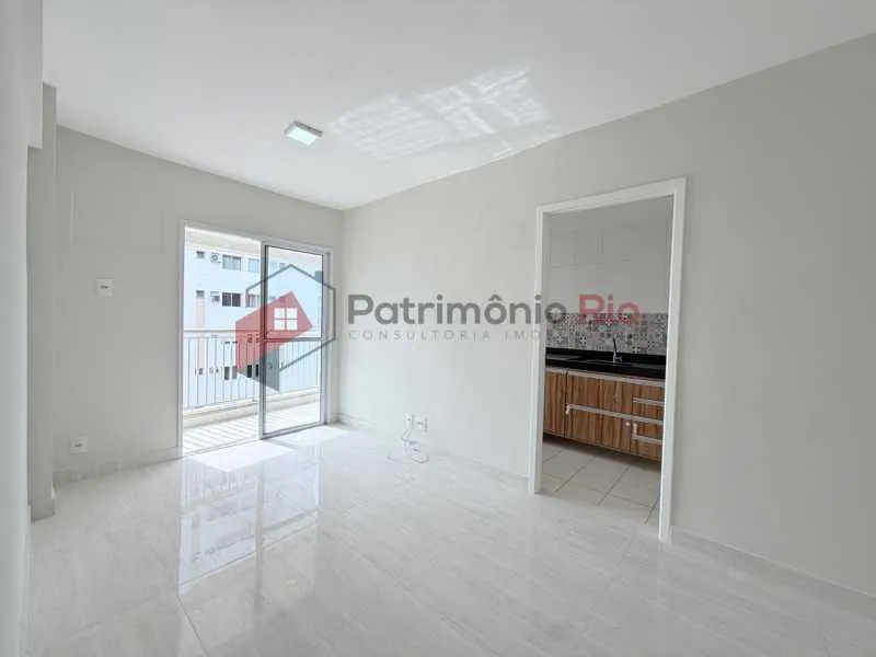 Apartment with 2 bedrooms and balcony with city view — photo 3
