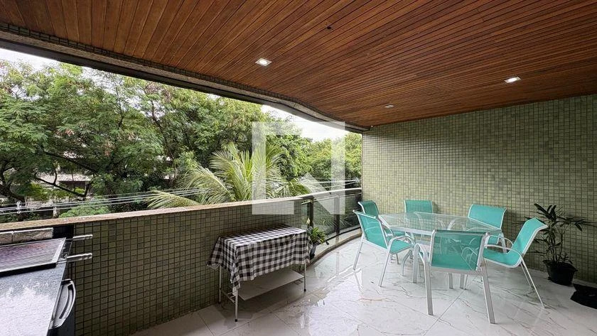 3-bedroom apartment with a grill on the balcony — photo 32