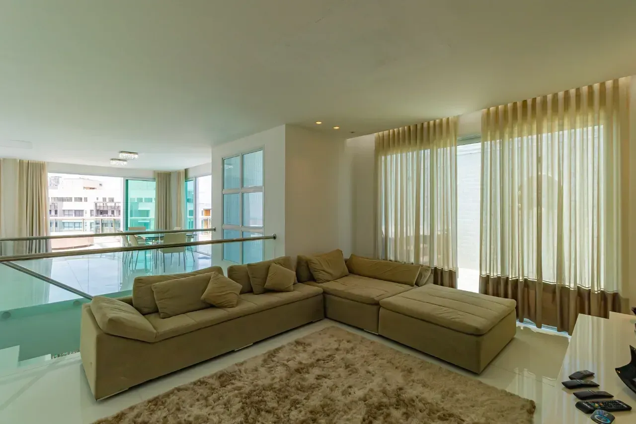 575 m² apartment with 4 en-suite bedrooms and 4 parking — photo 60