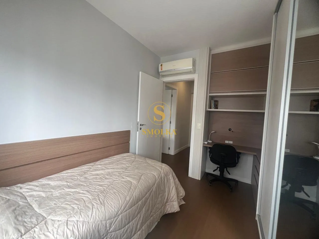 98 m² apartment with an open-plan kitchen and parking — photo 8