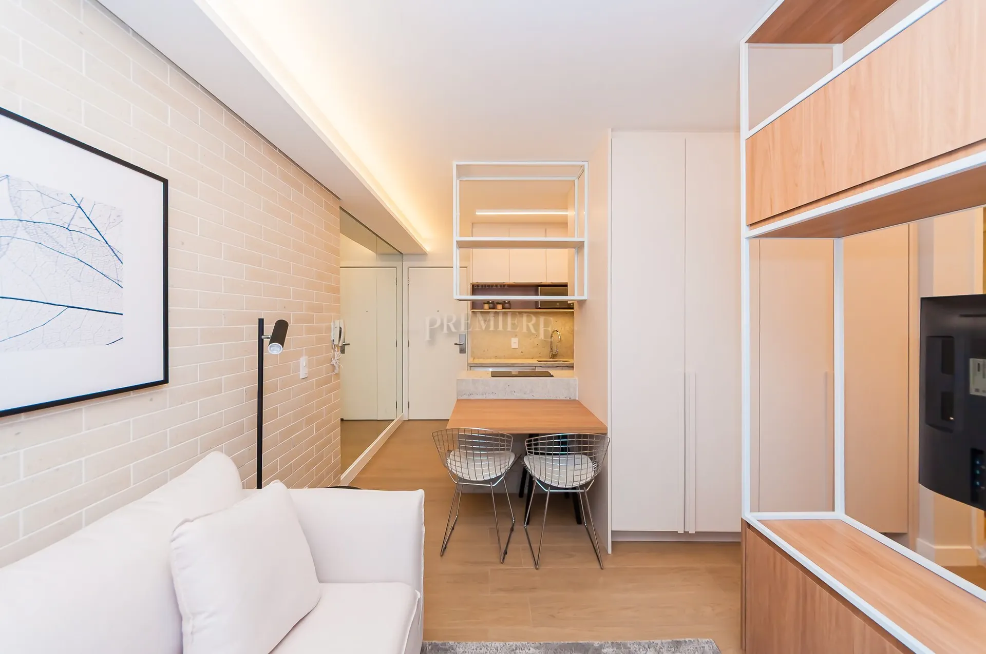 Furnished 85 m² apartment with 1-bedroom suite — photo 15