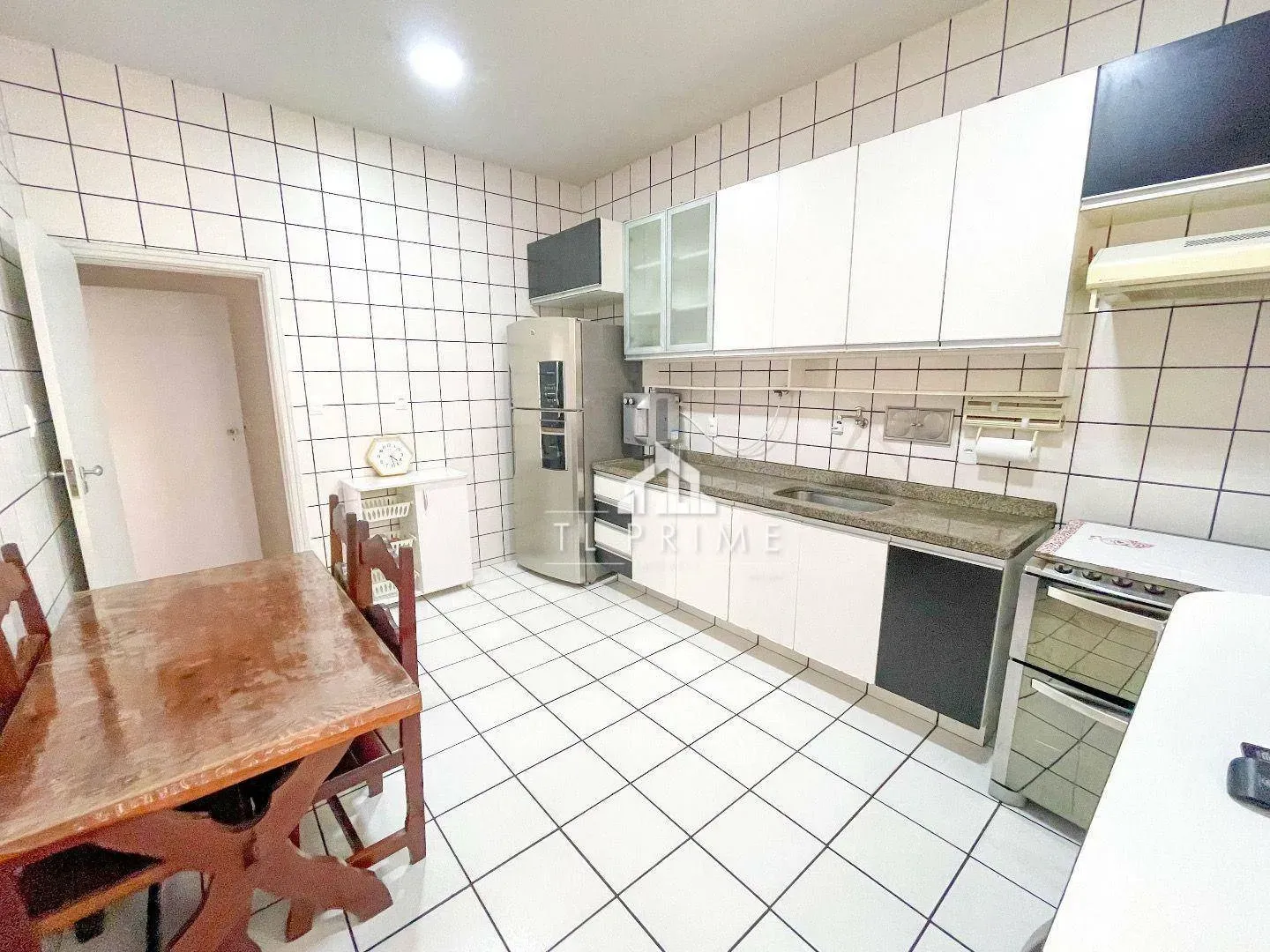 Furnished 3-bedroom apartment with 198 m² floor area — photo 26
