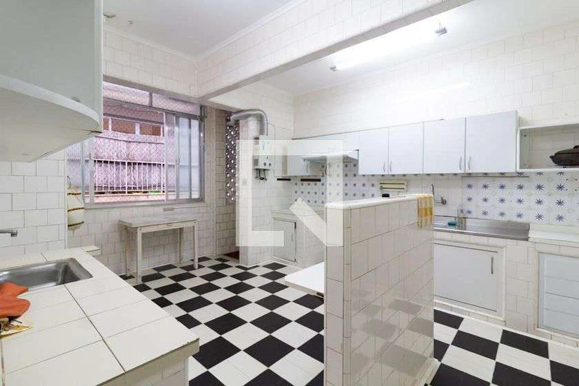 293 m² apartment with 3 bedrooms and private garden — photo 8