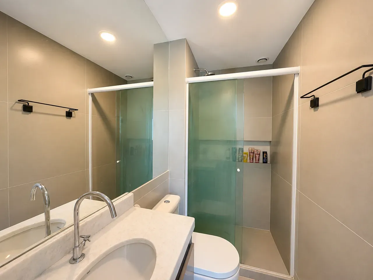 Apartamento de 65 m² no 16º andar com garagem e suíte — photo 13