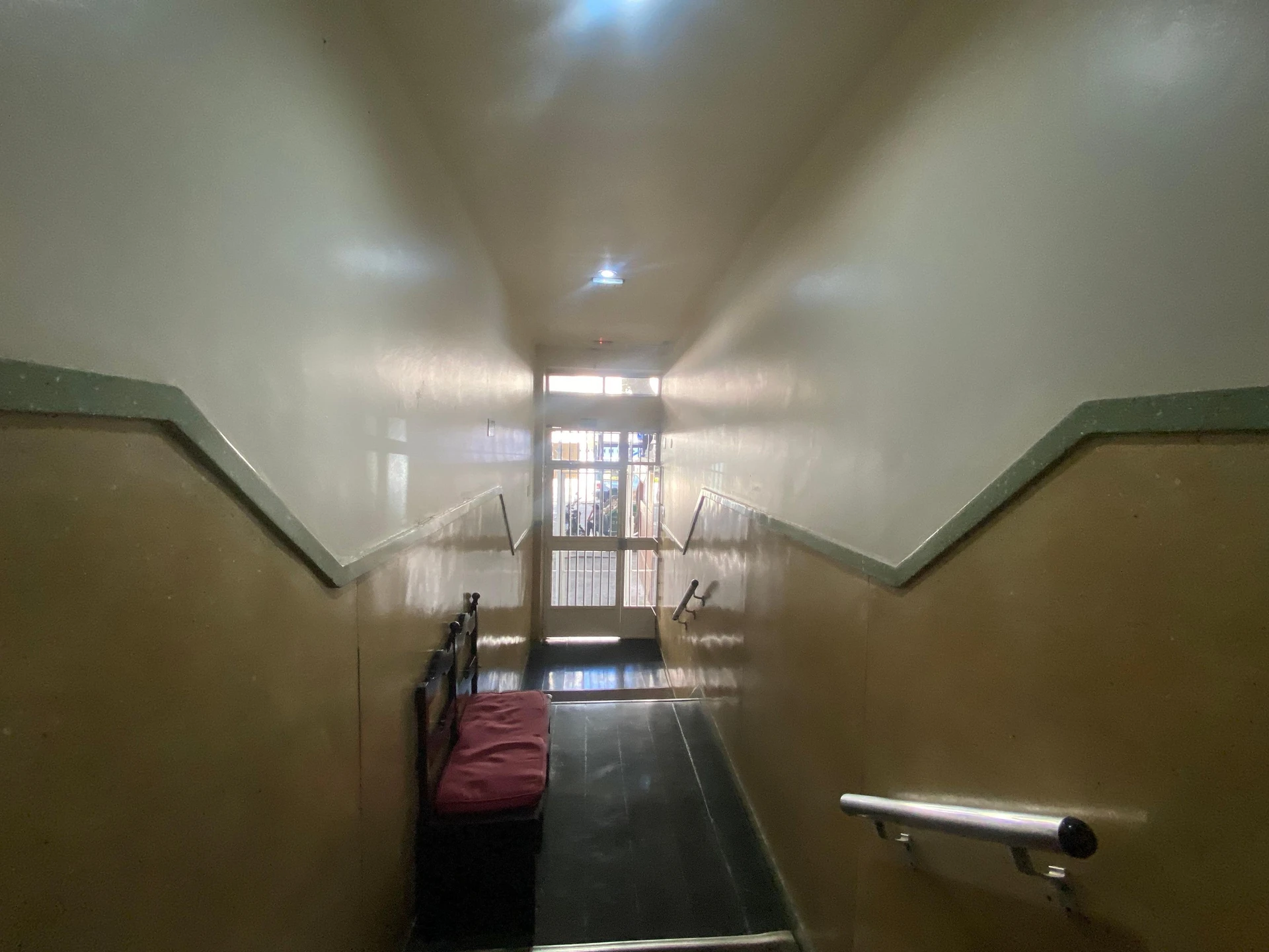 Квартира з 1 спальнею та 1 ванною без паркування — photo 24