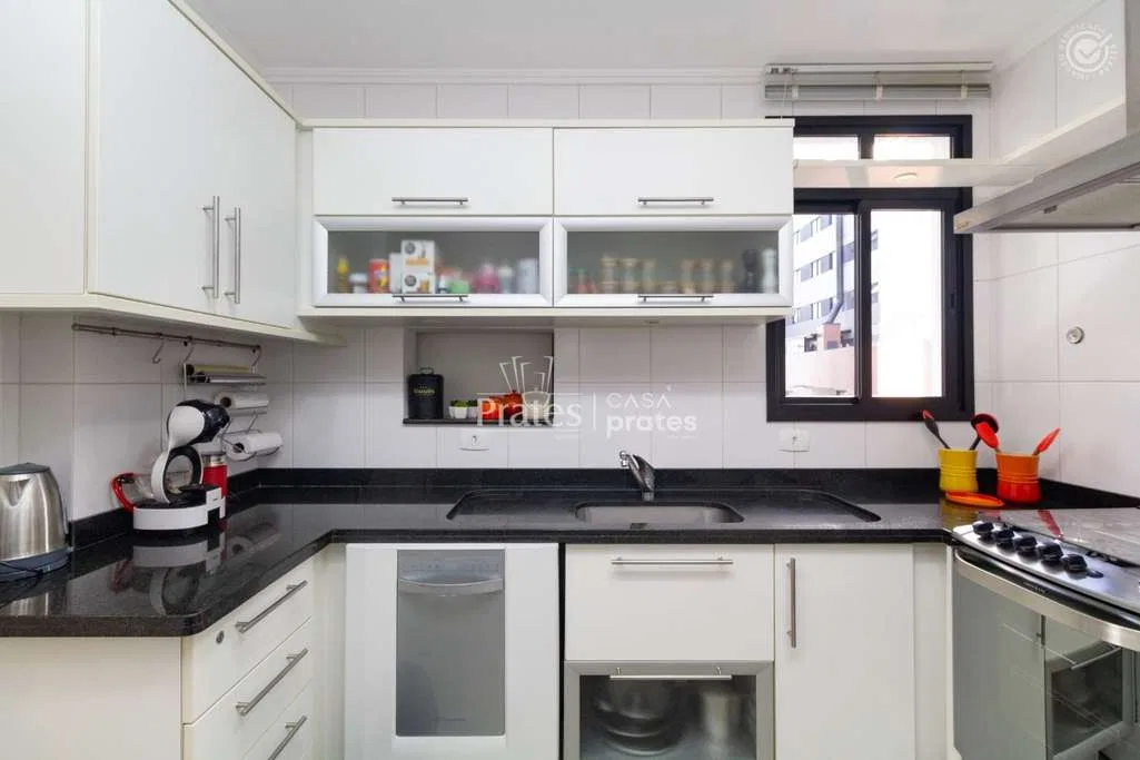 3-bedroom apartment with a bathtub — photo 8