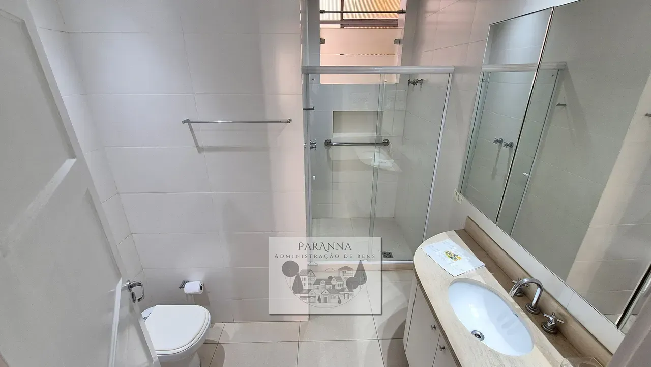 4-bedroom, 4-bath apartment with balcony and laundry area — photo 7