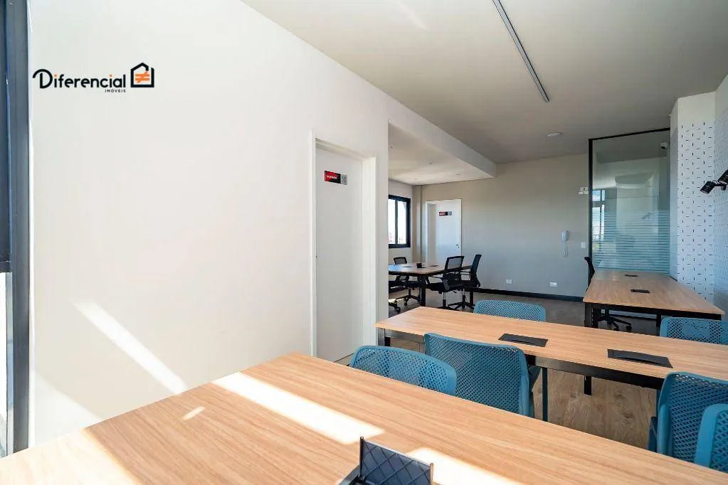Estudio amueblado con cocina abierta y balcón — photo 24