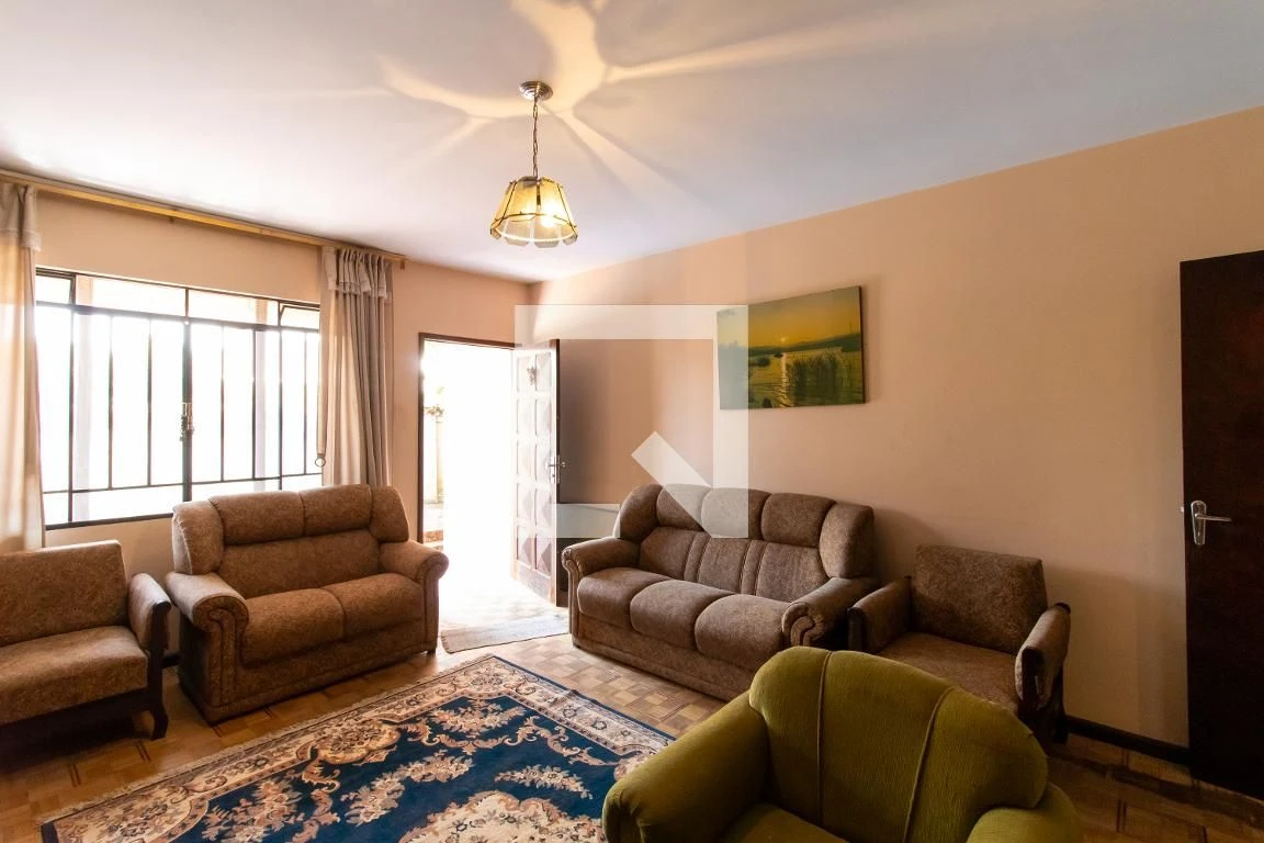 Furnished house with 8 bedrooms and a balcony