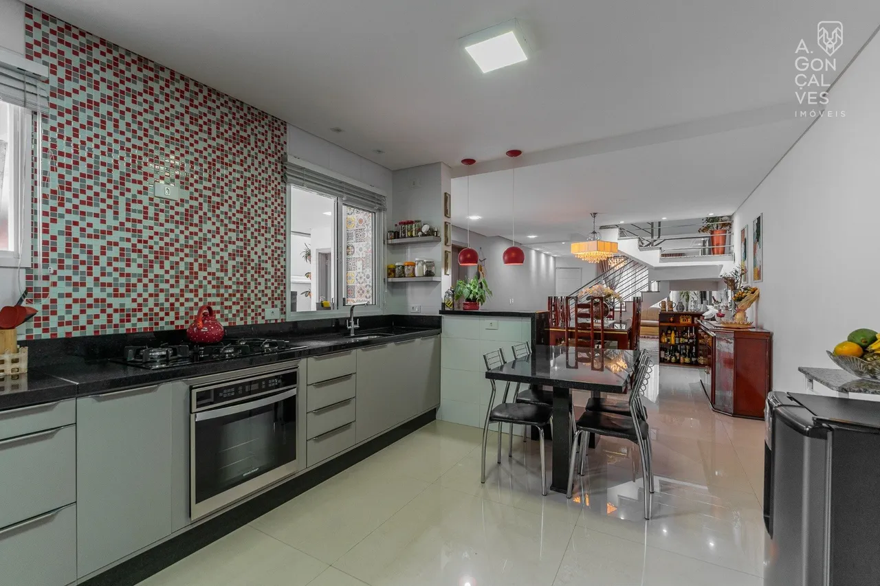 House with 3 suites and 2 parking spaces — photo 19