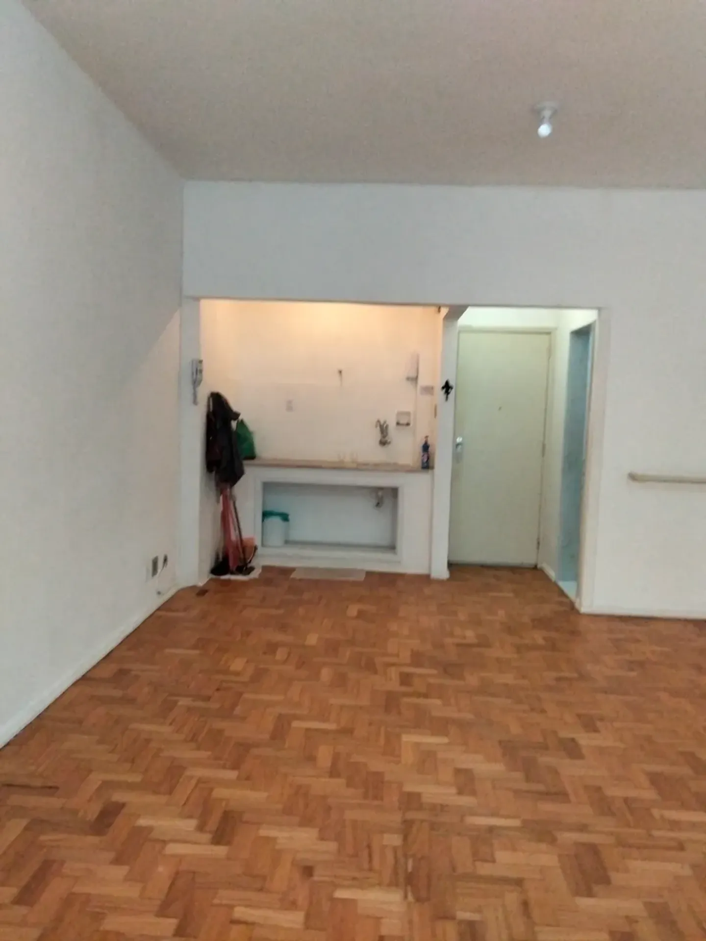 Apartamento, 42 m², com piso de madeira ou laminado — photo 2