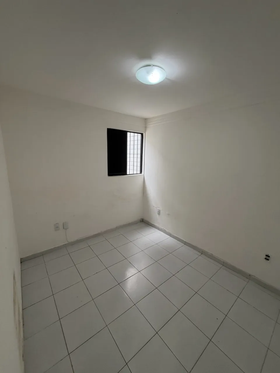 3-bedroom apartment in a building with a pool — photo 11