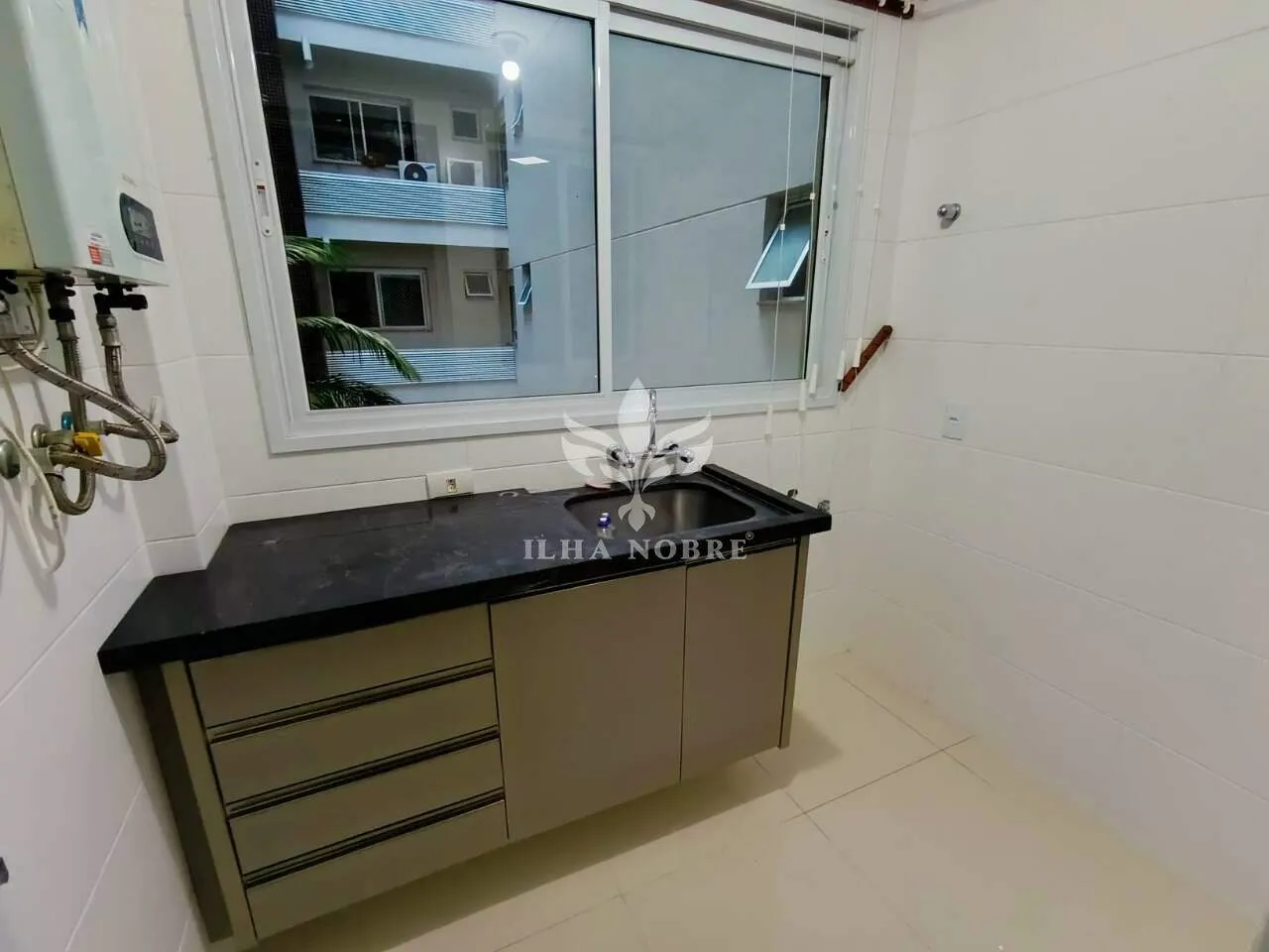 Furnished apartment, 128 m², with a grill on the balcony — photo 32