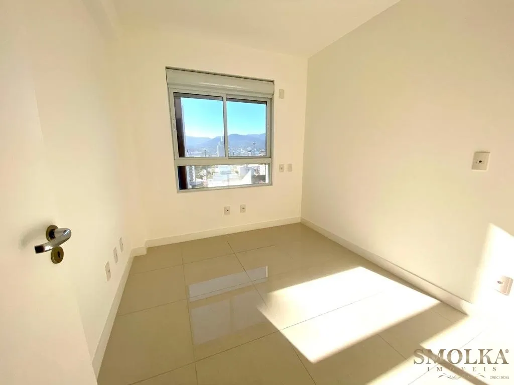 Apartamento en alquiler anual con 3 dormitorios y suite — photo 19
