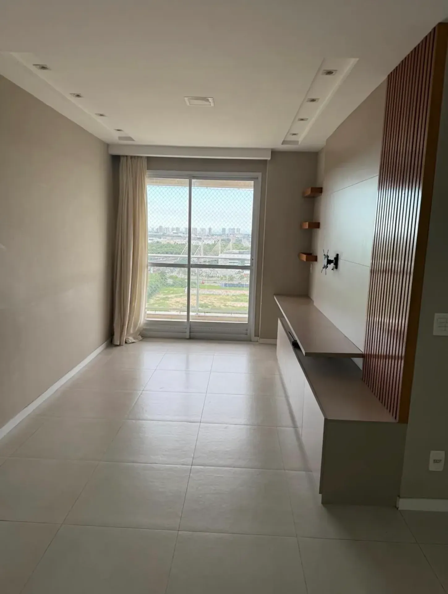 2-bedroom apartment with a home office