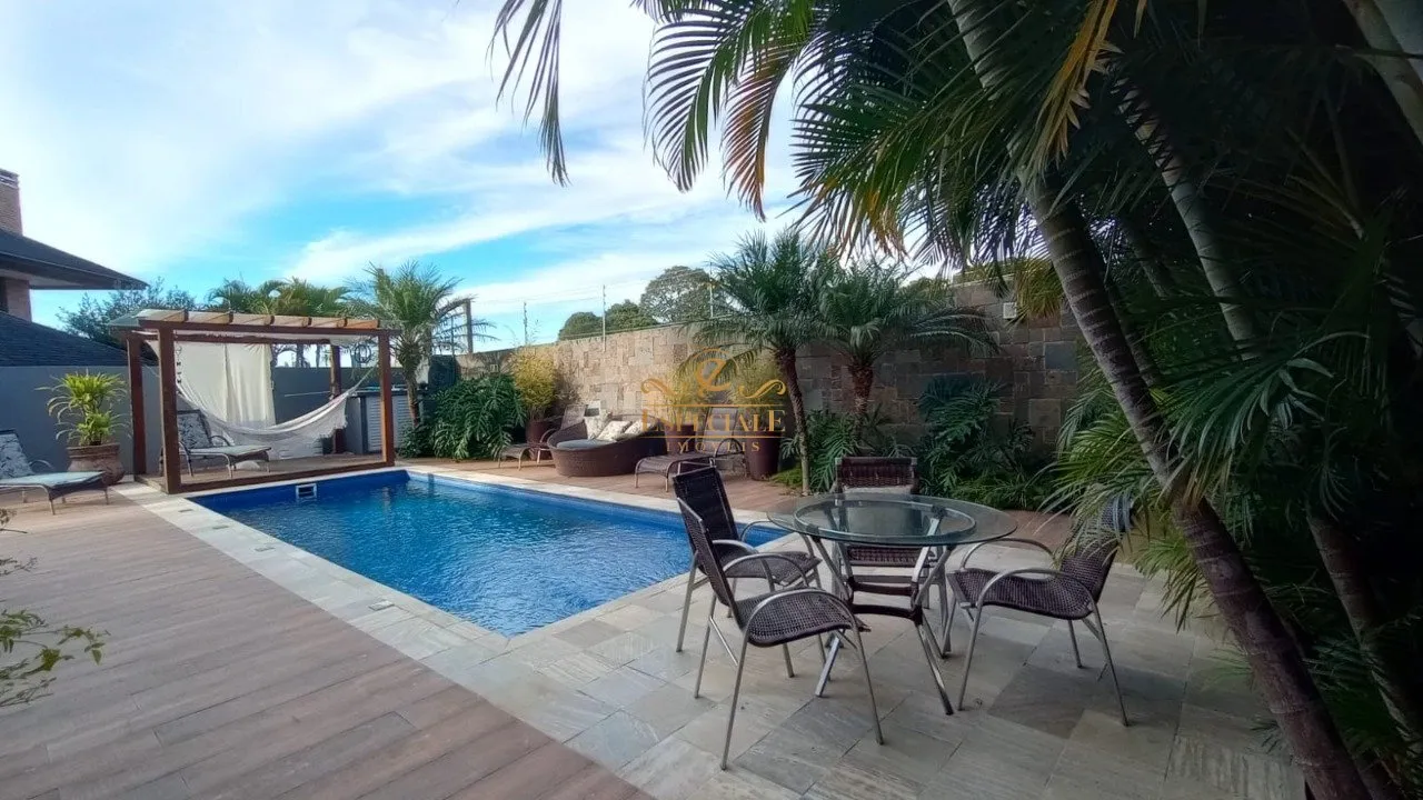 4-bedroom house with private BBQ and 4 parking spaces