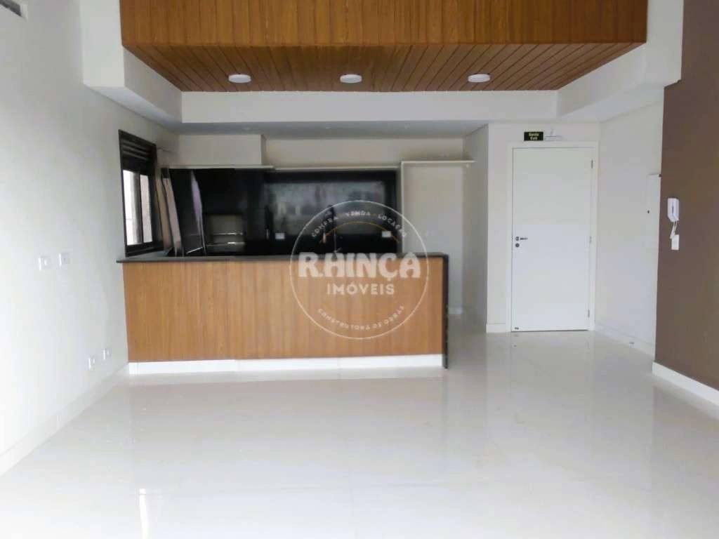 3-bedroom apartment with open-plan kitchen and living room — photo 2