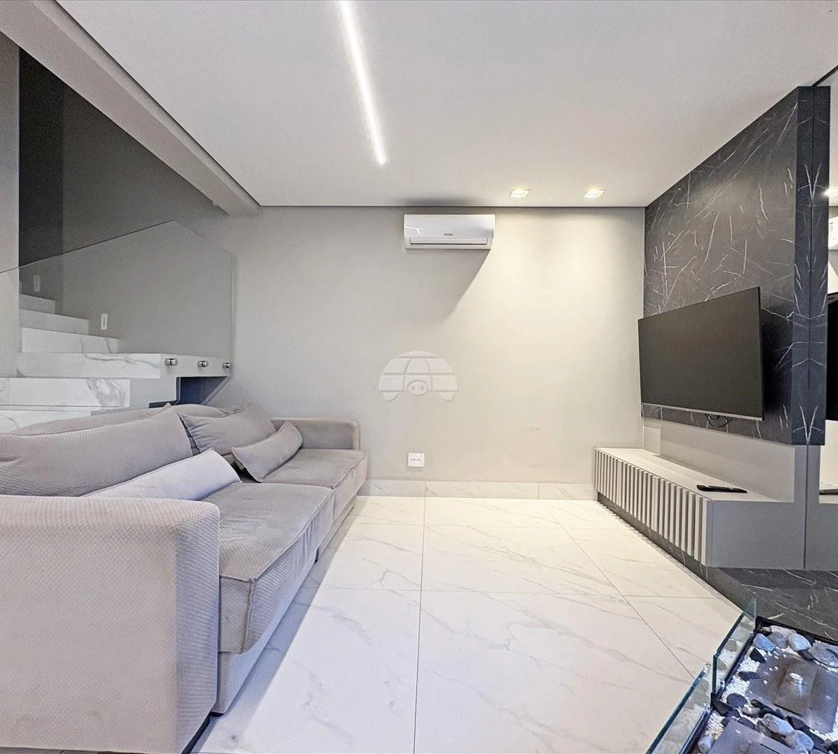 Furnished 293 m² house with open-plan kitchen — photo 14