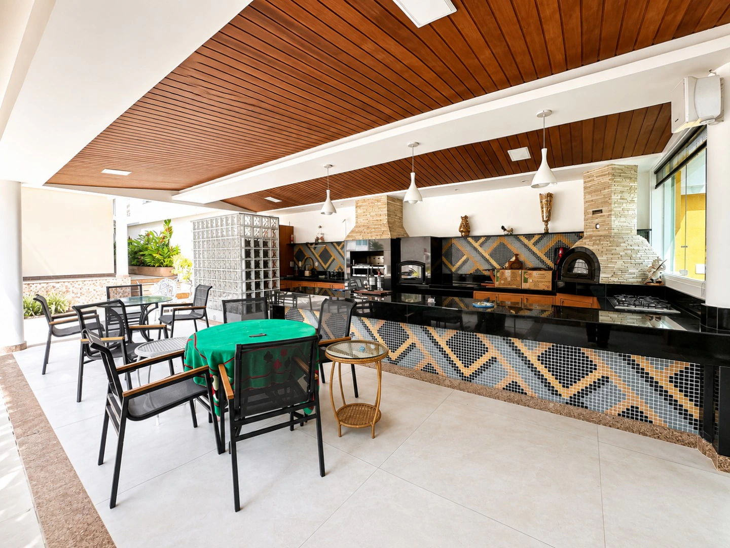 Furnished house with 5 en-suite bedrooms — photo 26