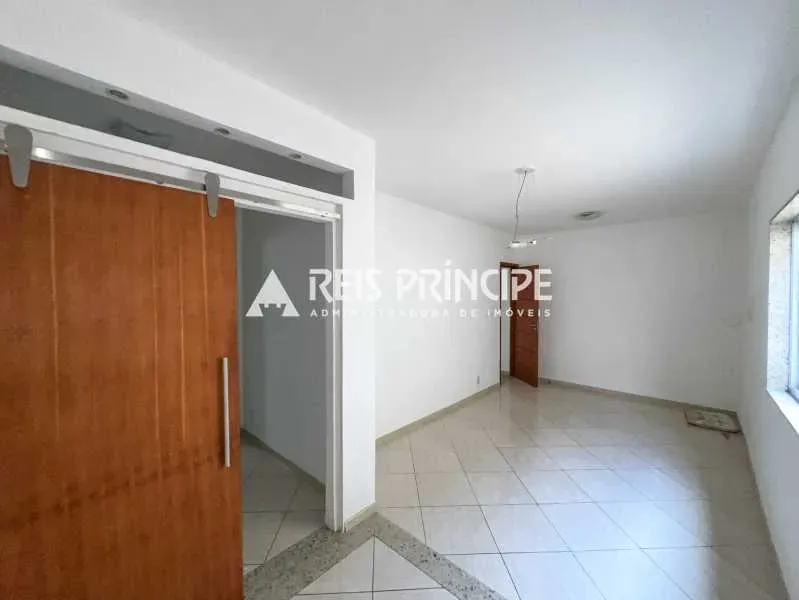 House with 4 bedrooms and 5 bathrooms and 5 parking spots — photo 24
