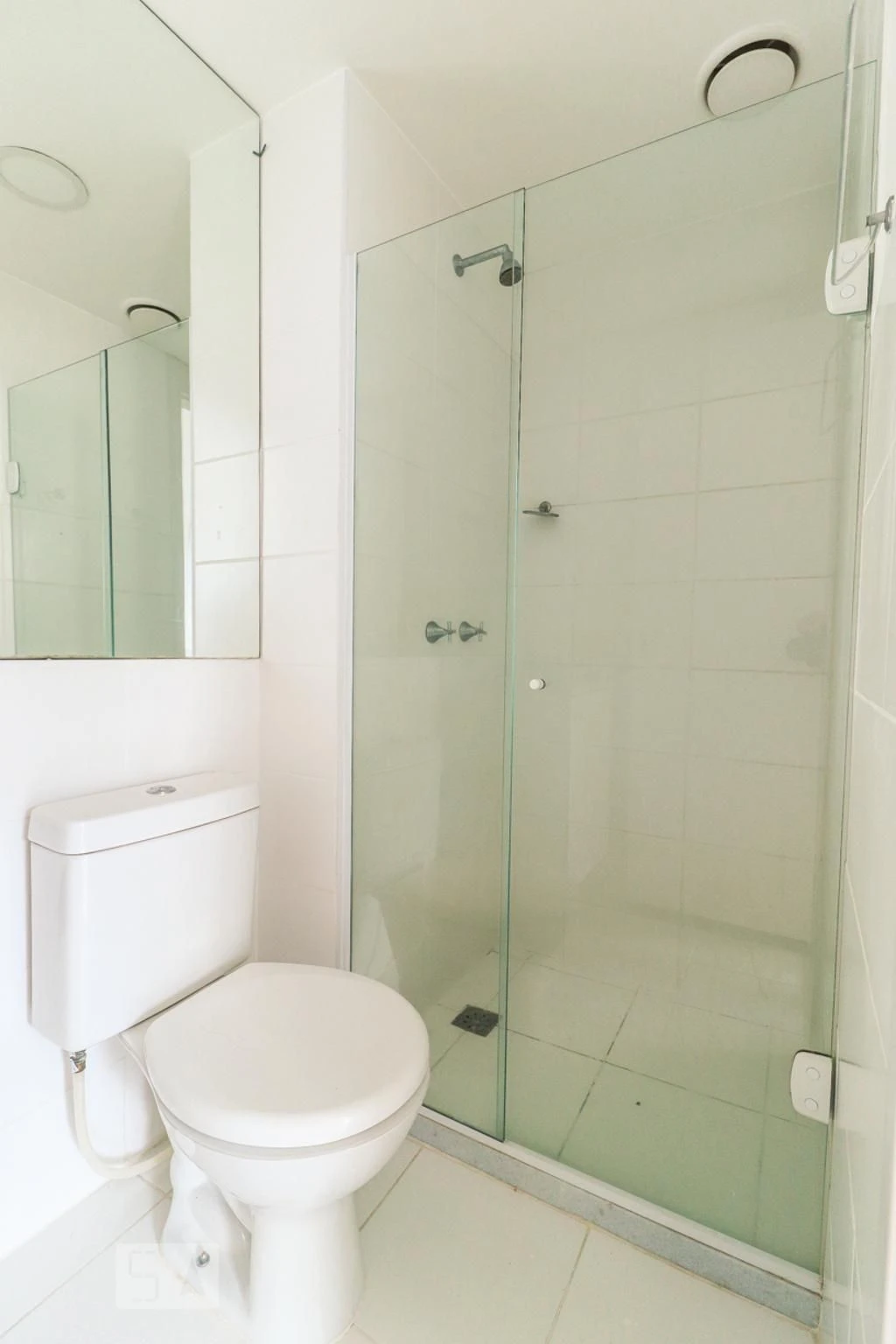 Unfurnished 3-bedroom apartment with balcony — photo 31