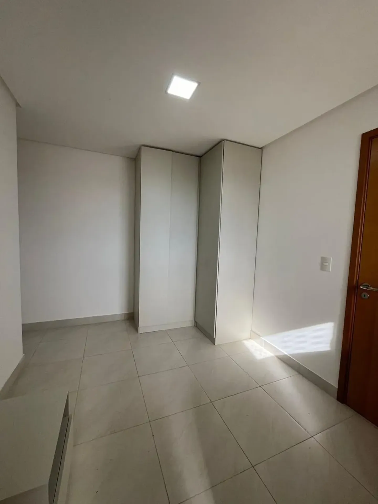 Квартира 90 м² с видом на воду и панорамными окнами — photo 10