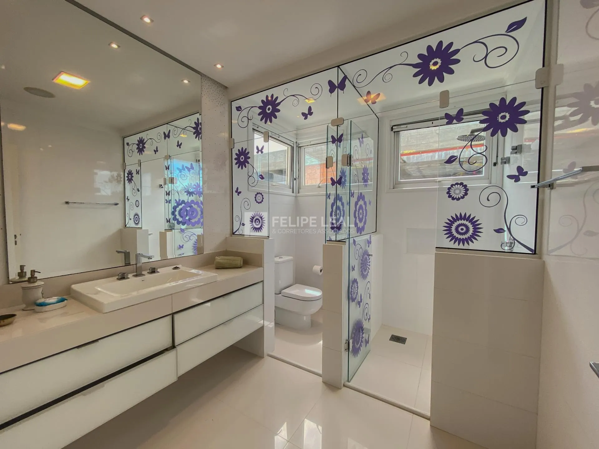 Casa em condomínio com 9 dormitórios e 8 suítes — photo 26