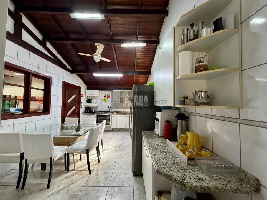 Casa para alquilar de 450 m² con 4 dormitorios — photo 17