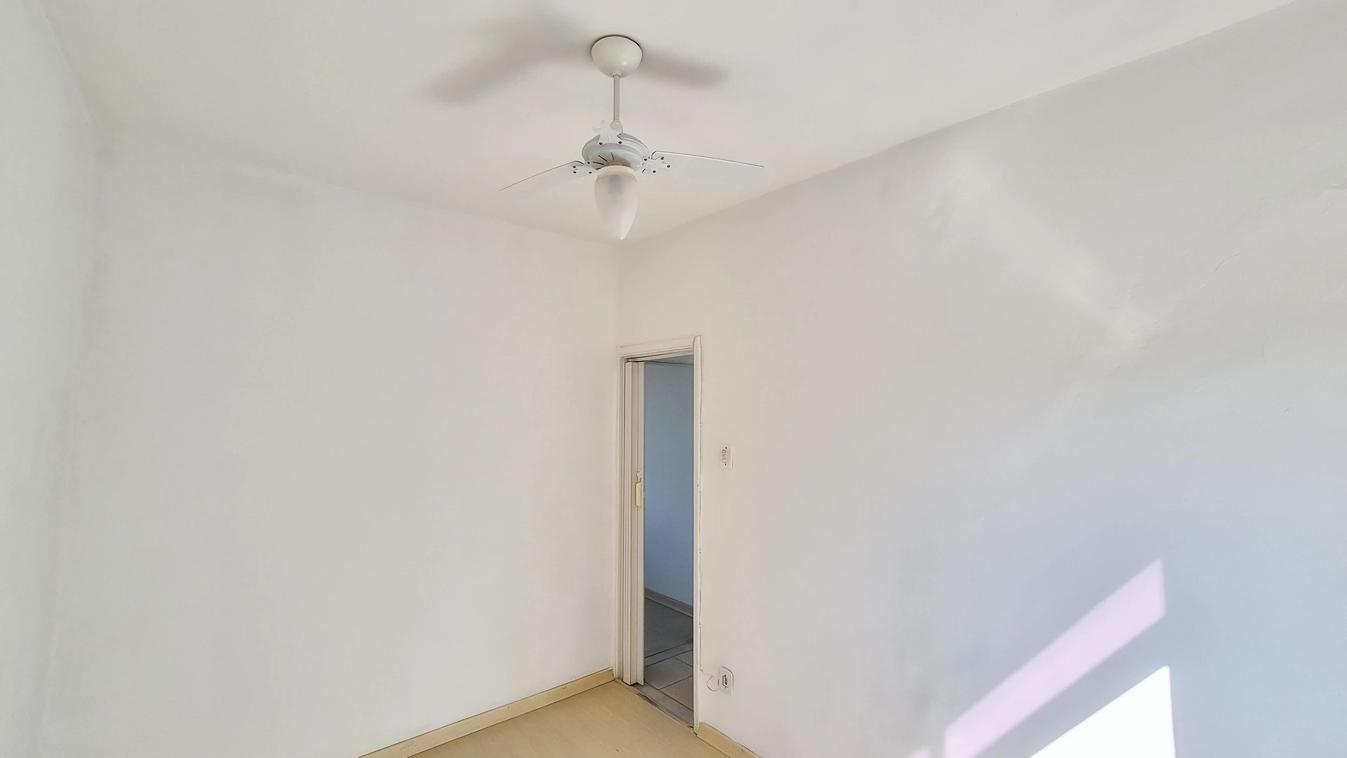 Unfurnished apartment with 2 bedrooms and 1 bathroom — photo 58