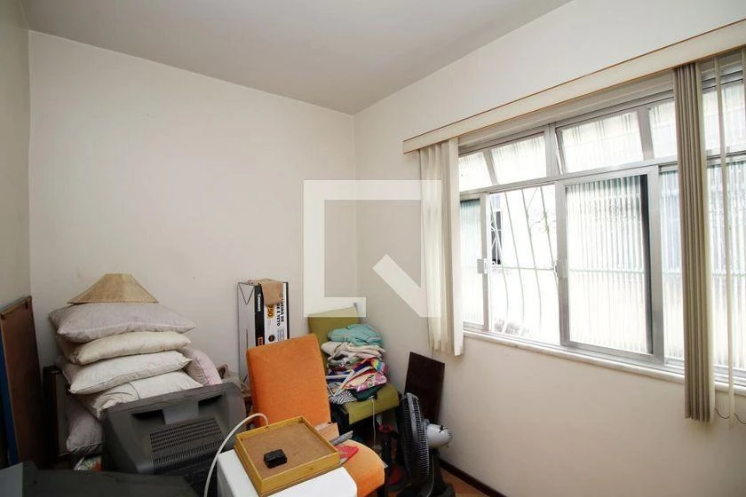 House with 4 bedrooms and 297 m², no parking — photo 43