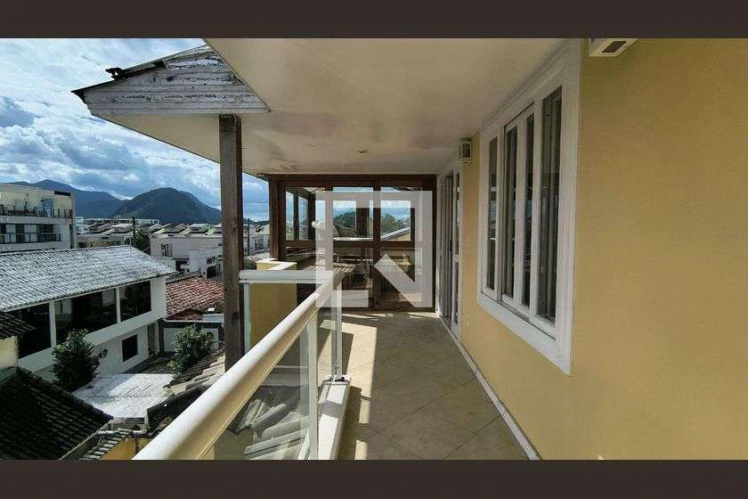 Condominium house with open-plan kitchen and 7 en-suites — photo 25