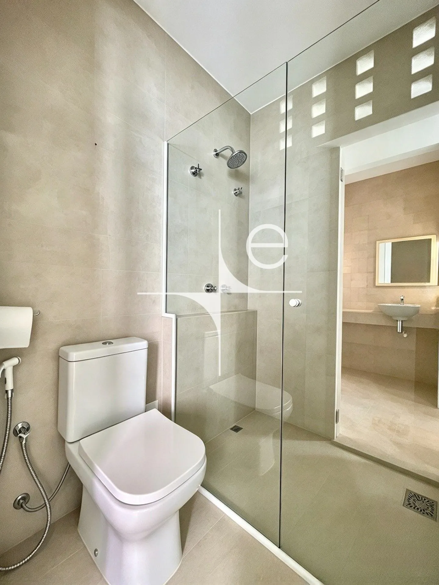 Water view in a 3-bedroom house, 220 m² — photo 4
