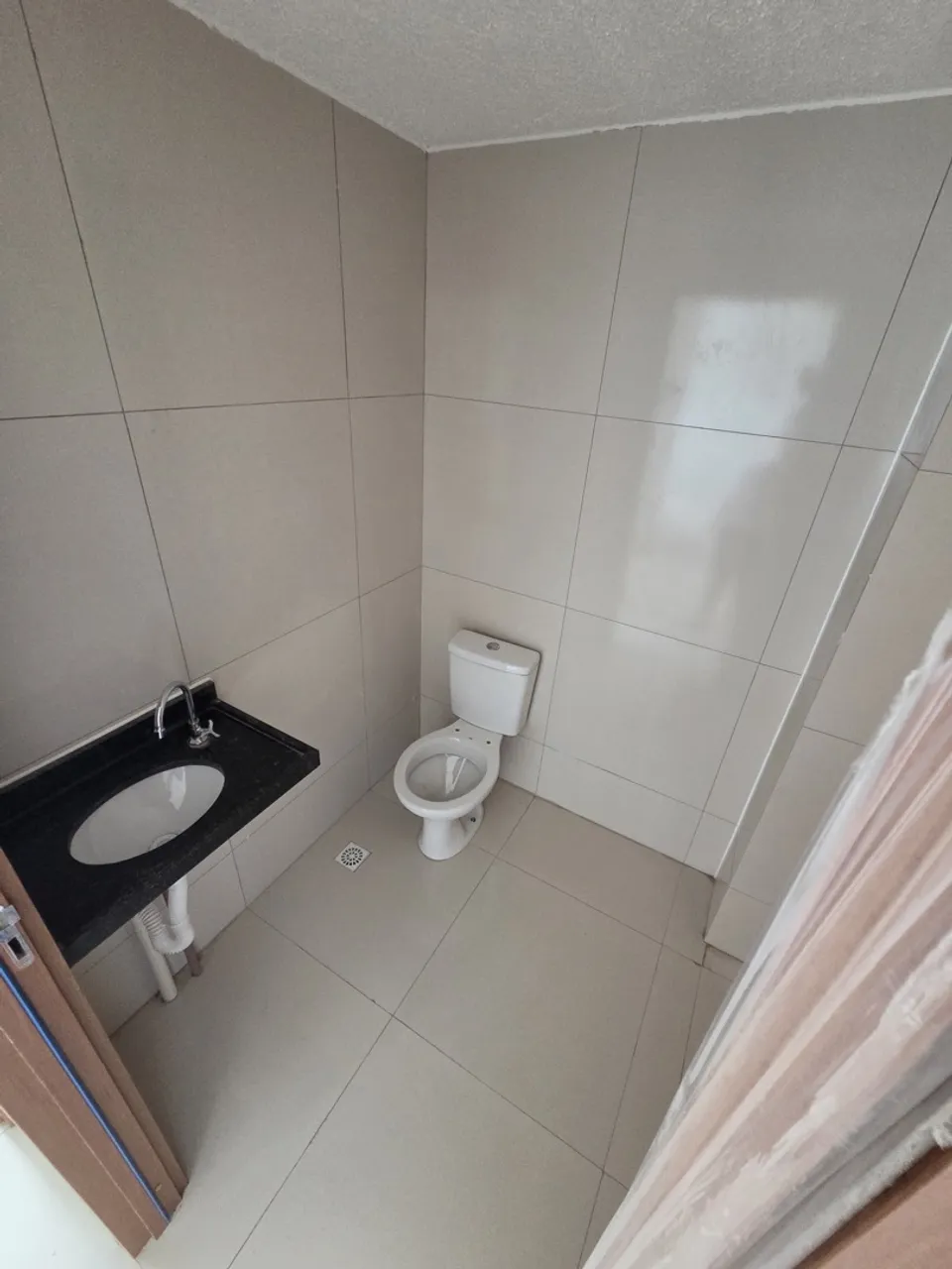2-bedroom apartment in a building with a gym — photo 7