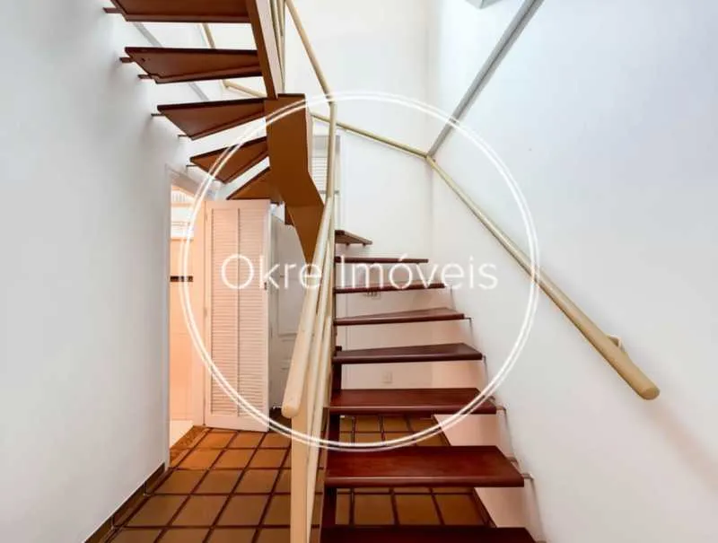 3-bedroom house with a grill on the balcony — photo 19