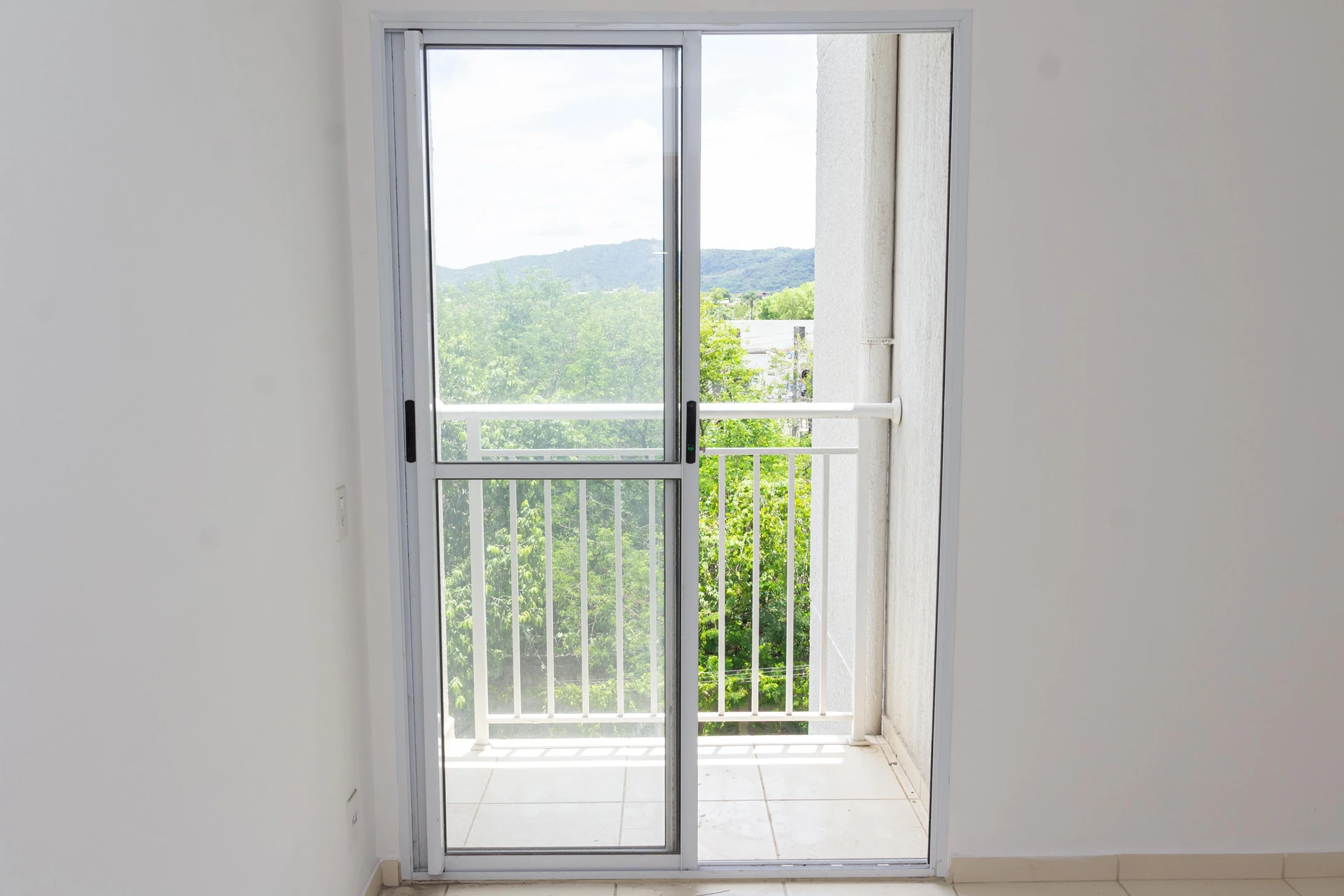 Rental apartment with 2 bedrooms and a balcony — photo 10