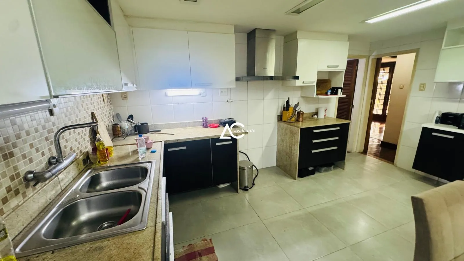 Furnished house with 4 bedrooms and private garden — photo 22