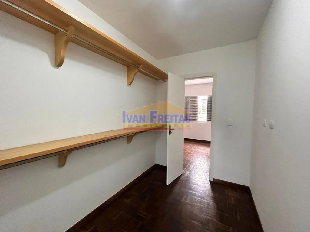 3-bedroom house with a walk-in closet in Curitiba — photo 19