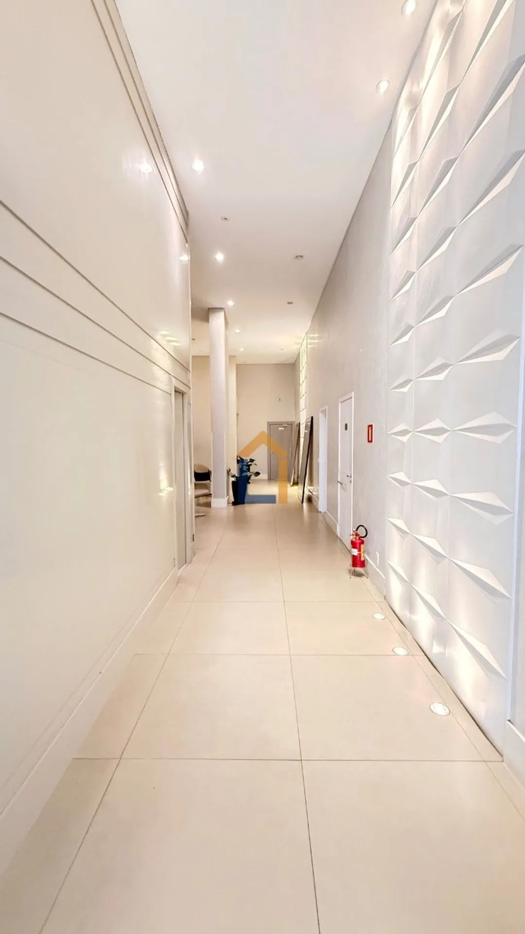 One-bedroom apartment with a dryer — photo 37