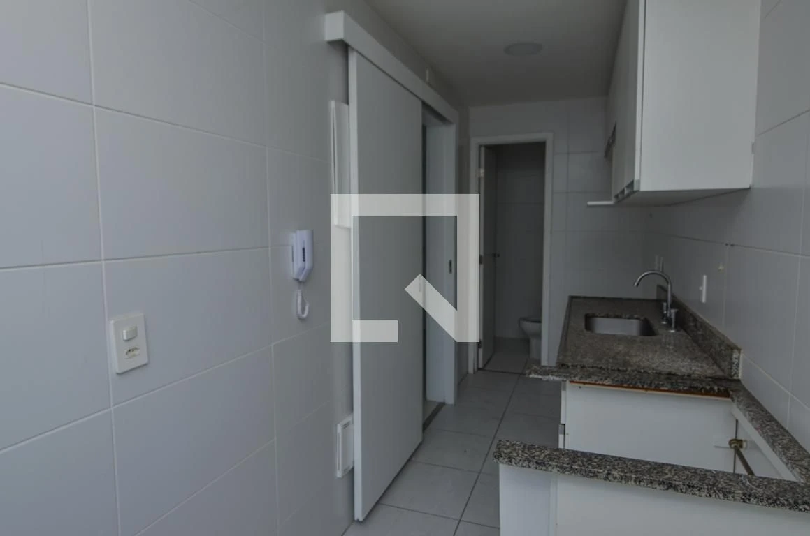 Furnished apartment, 90 m², with a grill on the balcony — photo 36