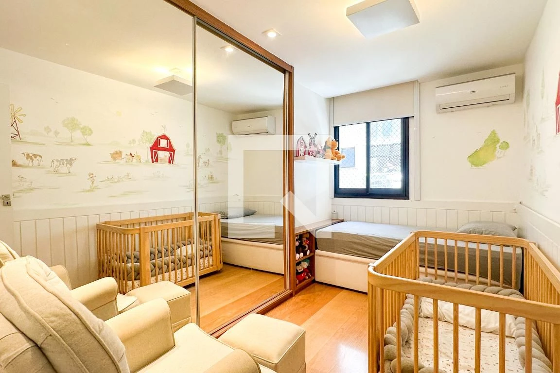 4-bedroom apartment with floor-to-ceiling windows — photo 21