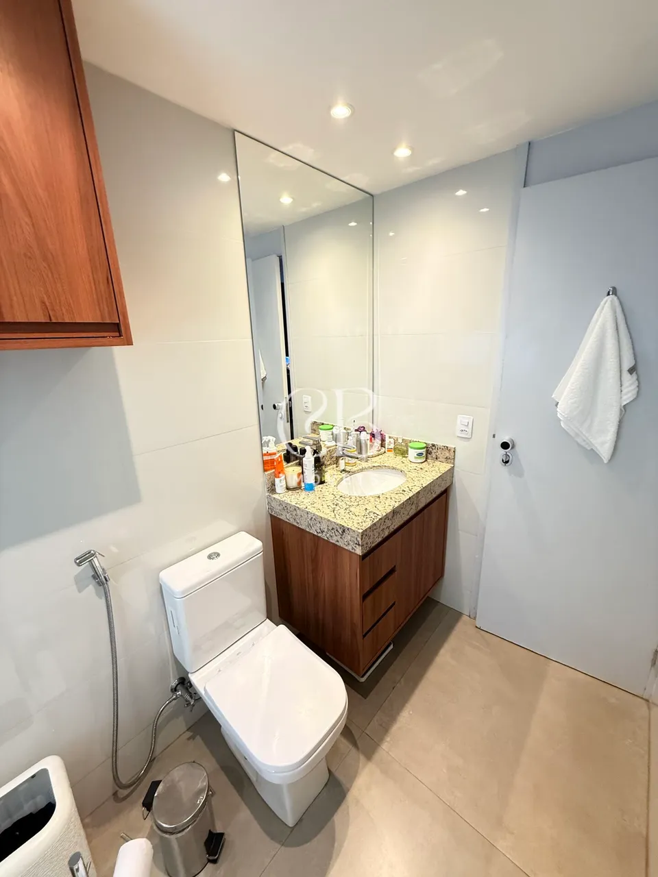 Furnished 1-bedroom apartment with 1 bathroom and parking — photo 2
